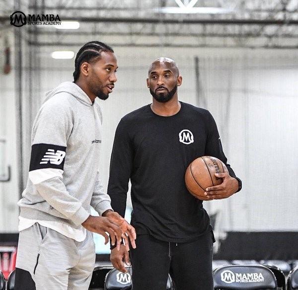 泰森底角接球，展现篮球技艺（泰森底角接球，尽显精湛球技）