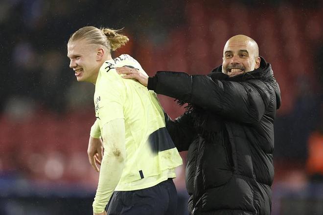 马科斯-阿隆索：祖父说迪斯蒂法诺比梅西出色，时代标准不同（马科斯-阿隆索：祖父称迪斯蒂法诺胜梅西，评判标准因时代而异）