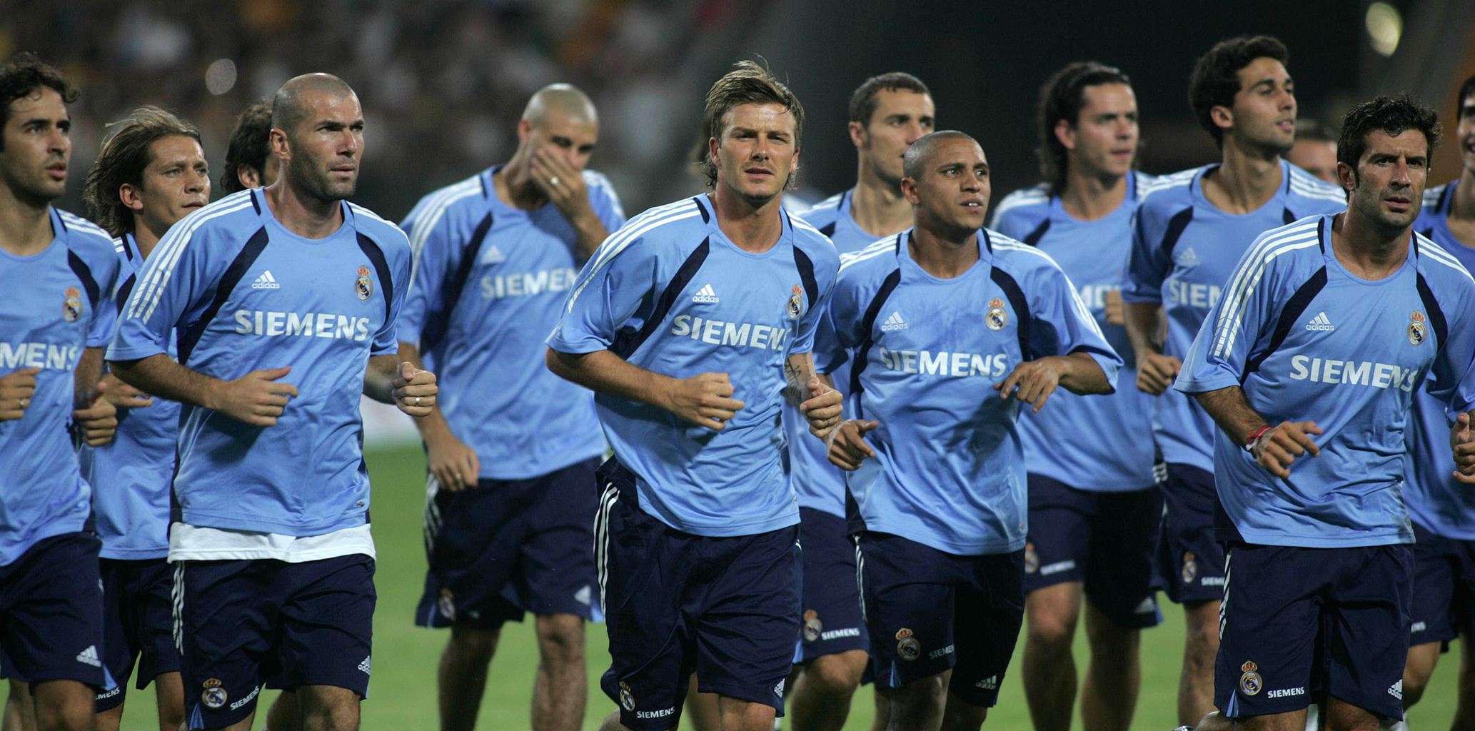 中超：北京国安客场2-1逆转上海申花（中超客场翻盘：北京国安2-1击败上海申花）