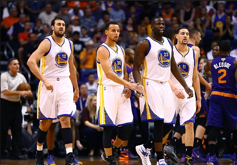 骑士近9场经历关键时刻的比赛1胜8负，上赛季26胜12负（骑士近9场关键时刻仅1胜8负，上赛季同类战绩26胜12负）