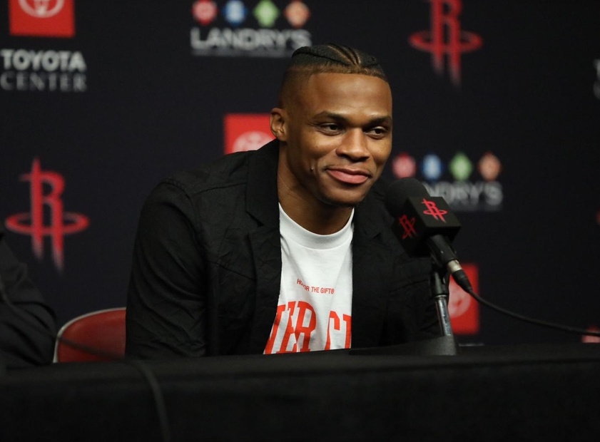 CBA：辽宁男篮稳住胜局 客场击败山东（CBA：辽宁男篮客场力克山东 稳稳拿下胜利）