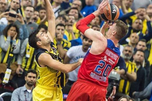 西甲半场：鲁文·加西亚传射，奥萨苏纳2-0莱万特（半场战报：鲁文·加西亚传射建功，奥萨苏纳2-0领先莱万特）