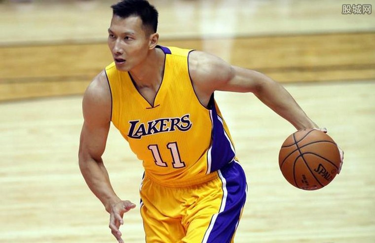 世界波直挂死角，全场尖叫（惊天远射命中死角，全场沸腾）