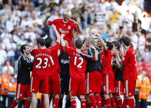 西班牙此前10次对阵乌拉圭5胜5平保持不败，打进16球丢8球（西班牙近10战乌拉圭5胜5平不败，共进16球仅丢8球）