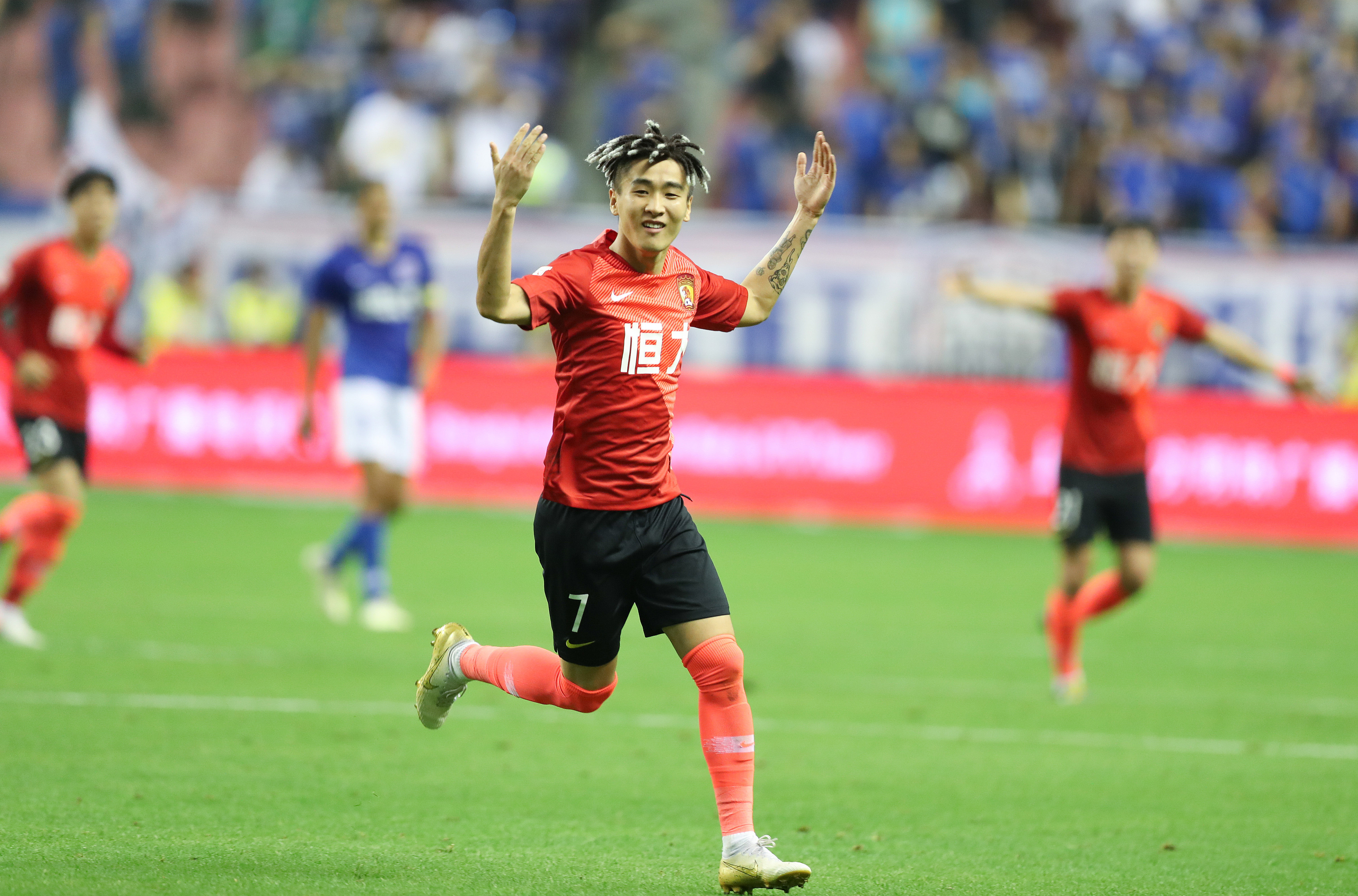 博主透露：戴琳被曝欠球迷钱不还，该球迷目前已病重陷入昏迷（据博主称，戴琳被指拖欠球迷欠款未归还，该球迷已病重昏迷）