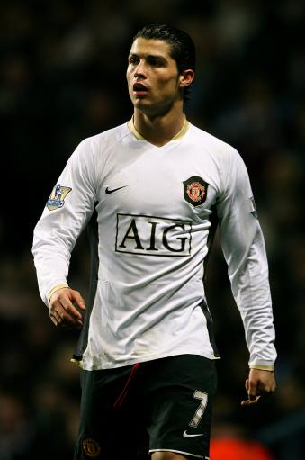 官方：中超俱乐部单财年支出不得超出6亿，外援最多300万欧（中超新规：俱乐部年度支出封顶6亿元，外援上限300万欧）