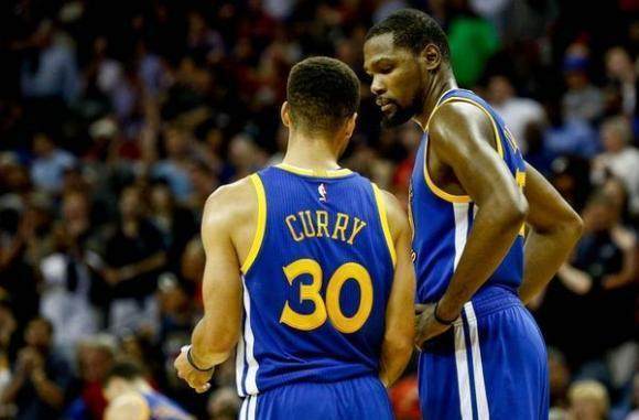 苏媒：泰州一所中学将“苏超”解说金句设为了课间铃声（苏媒报道：泰州一中学把“苏超”解说金句用作课间铃声）