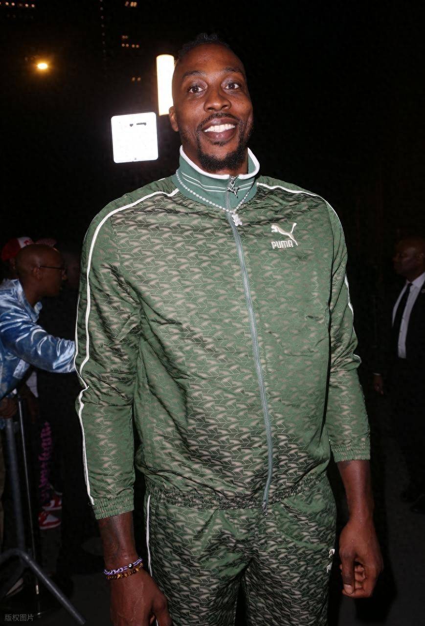 稳！巴特勒上半场6中5得到16分2板2助1帽 罚球7中6&得分两队最高（稳健！巴特勒上半场6投5中砍16分2篮板2助攻1盖帽，罚球7罚6中，得分全场最高）